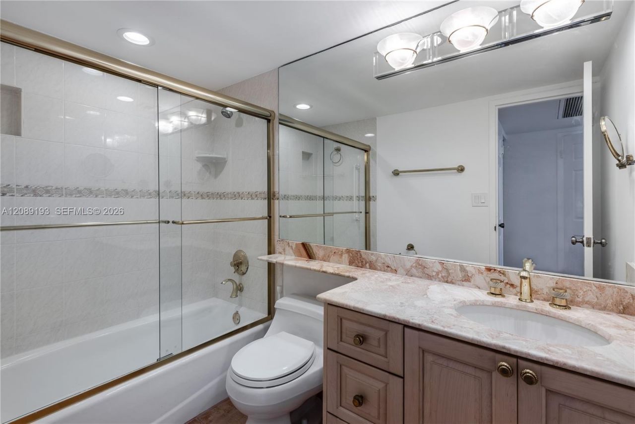 3180 S Ocean Dr, Unit 310, Hallandale Beach, FL 33009 Photo