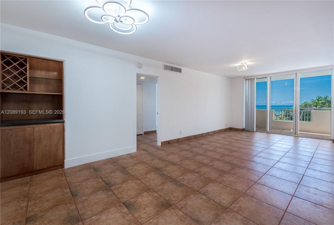 3180 S Ocean Dr, Unit 310, Hallandale Beach, FL 33009 Photo