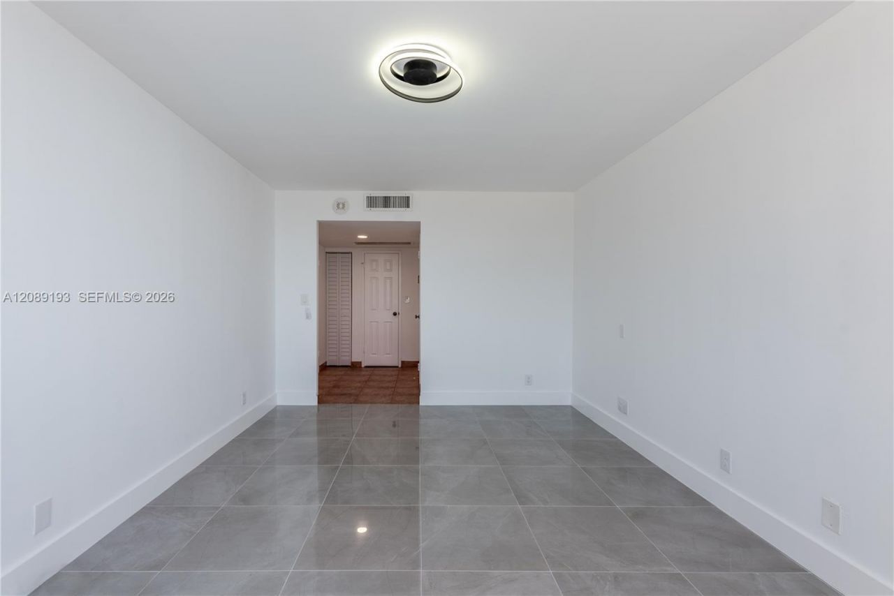 3180 S Ocean Dr, Unit 310, Hallandale Beach, FL 33009 Photo