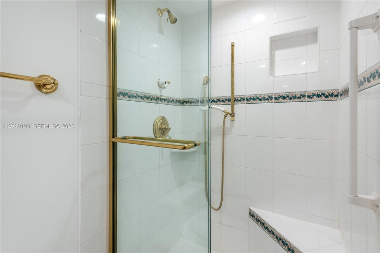 3180 S Ocean Dr, Unit 310, Hallandale Beach, FL 33009 Photo