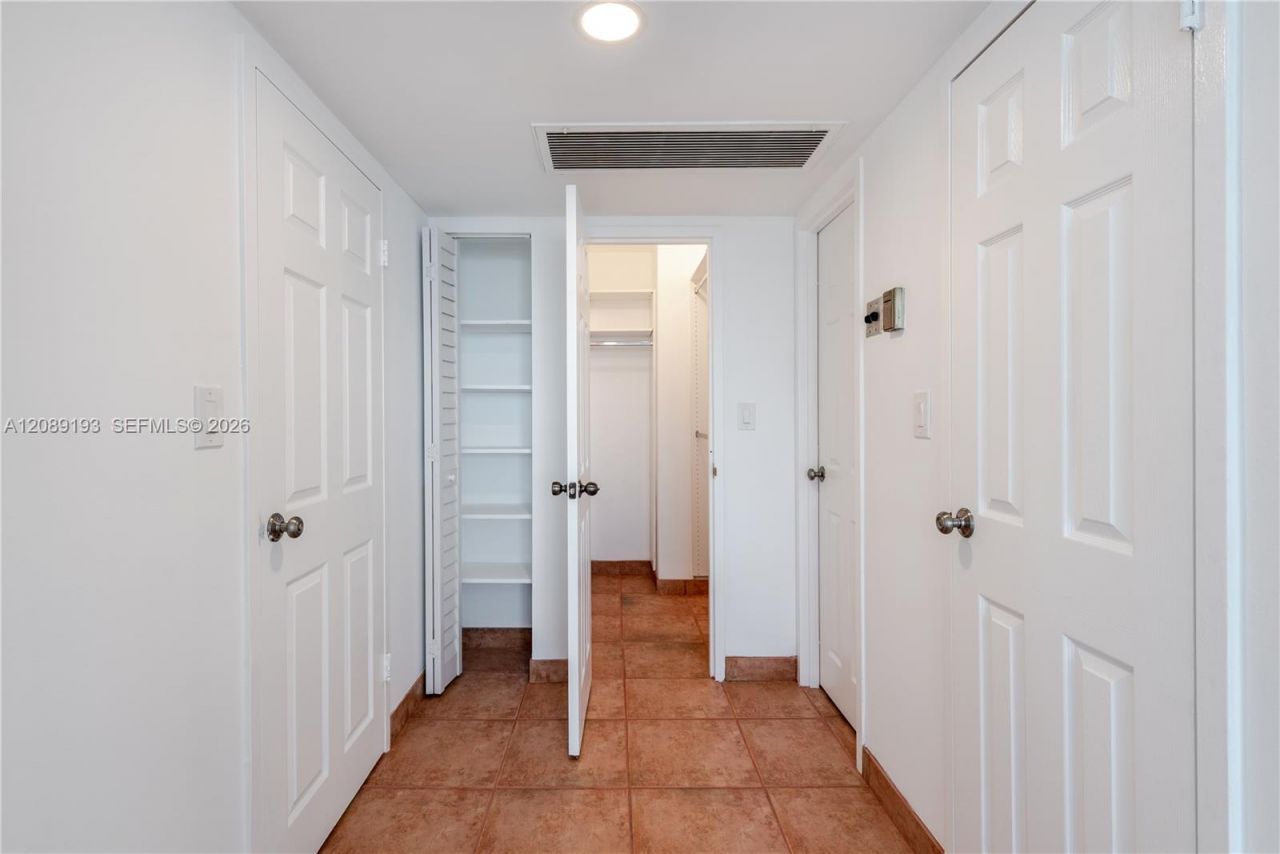 3180 S Ocean Dr, Unit 310, Hallandale Beach, FL 33009 Photo