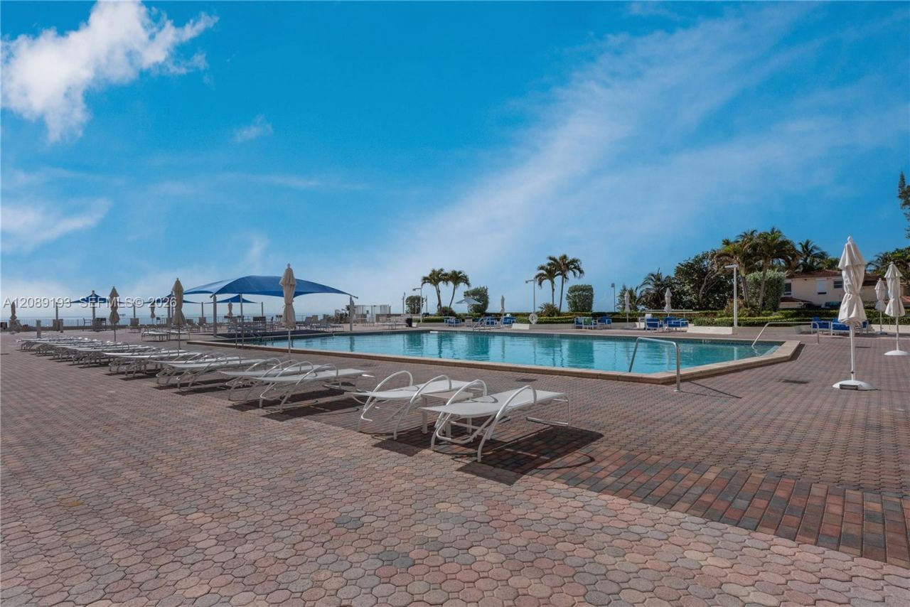 3180 S Ocean Dr, Unit 310, Hallandale Beach, FL 33009 Photo