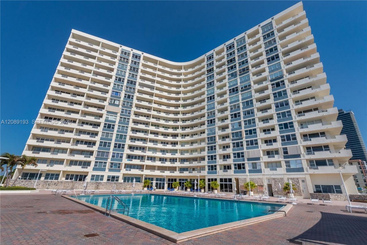 3180 S Ocean Dr, Unit 310, Hallandale Beach, FL 33009 Photo