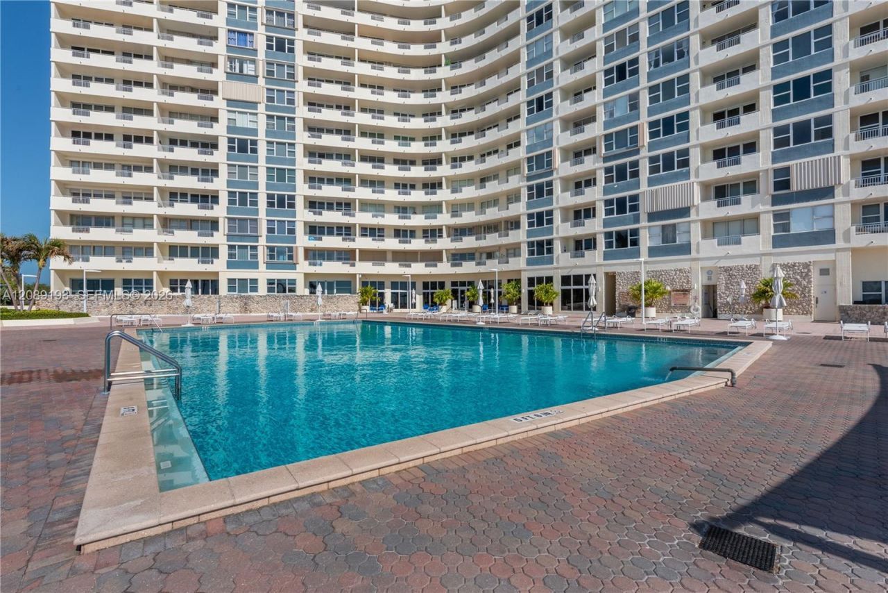 3180 S Ocean Dr, Unit 310, Hallandale Beach, FL 33009 Photo