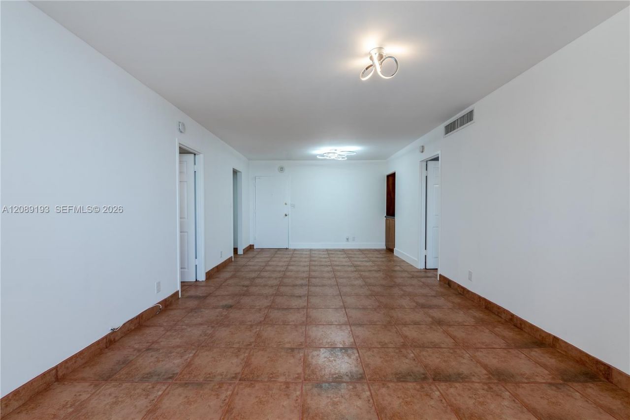 3180 S Ocean Dr, Unit 310, Hallandale Beach, FL 33009 Photo