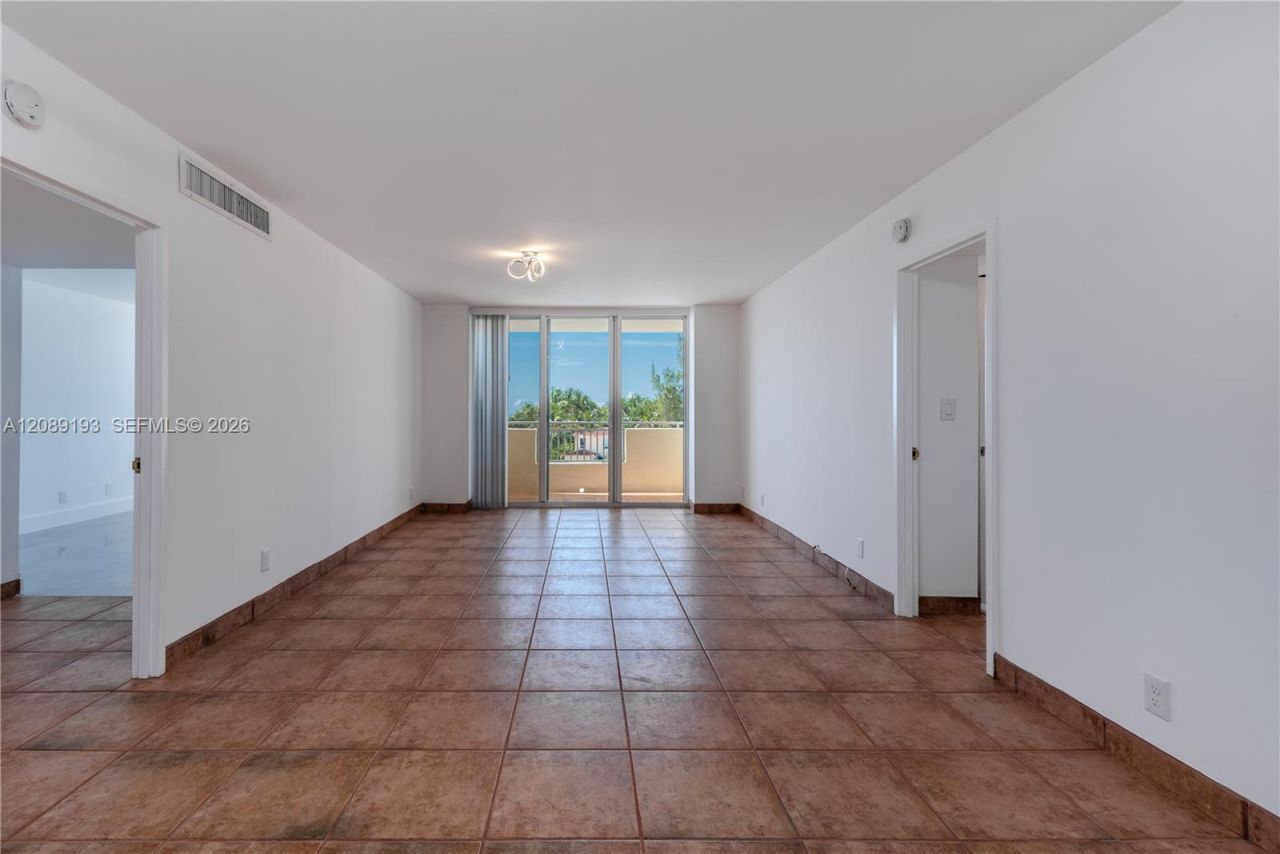 3180 S Ocean Dr, Unit 310, Hallandale Beach, FL 33009 Photo