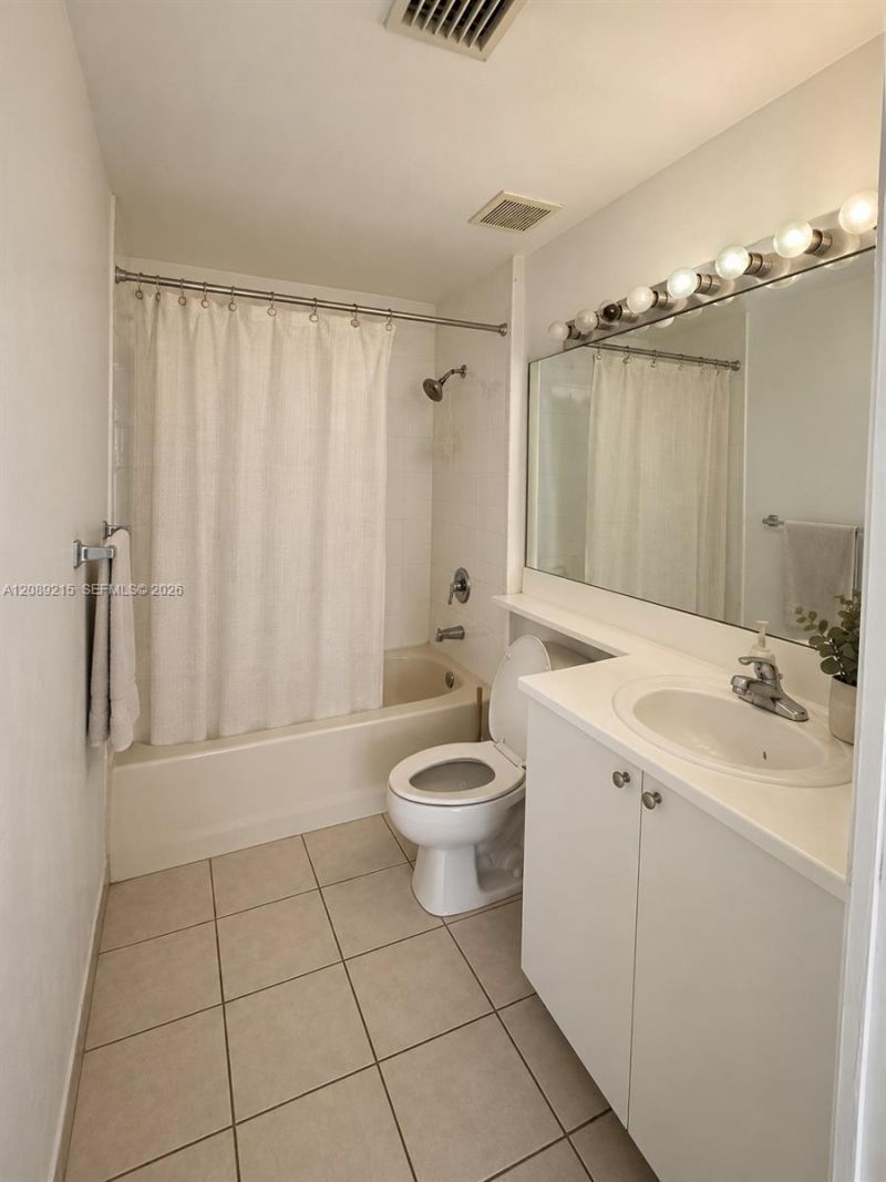 8030 N Nob Hill Rd, Unit 105, Tamarac, FL 33321 Photo
