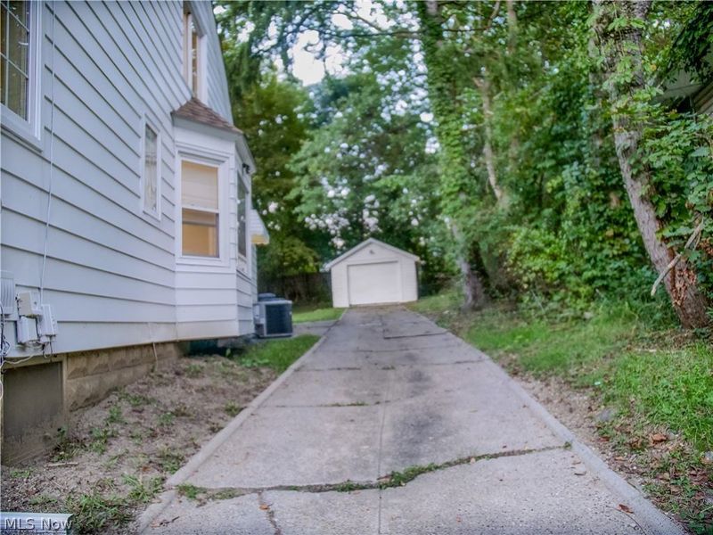 723 Grifton Avenue, Akron, OH 44305 Photo 21