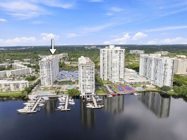 18021 Biscayne Boulevard, Unit 901, Aventura, FL 33160
