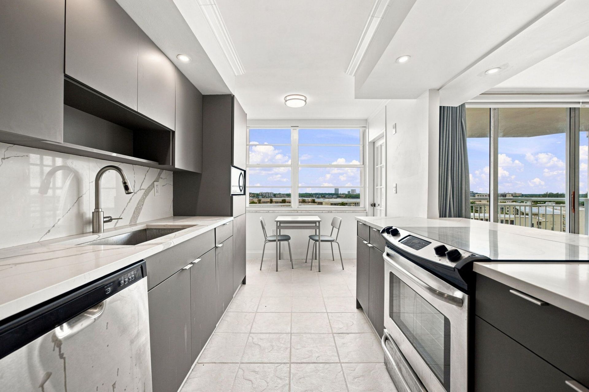 18021 Biscayne Boulevard, Unit 901, Aventura, FL 33160 Photo
