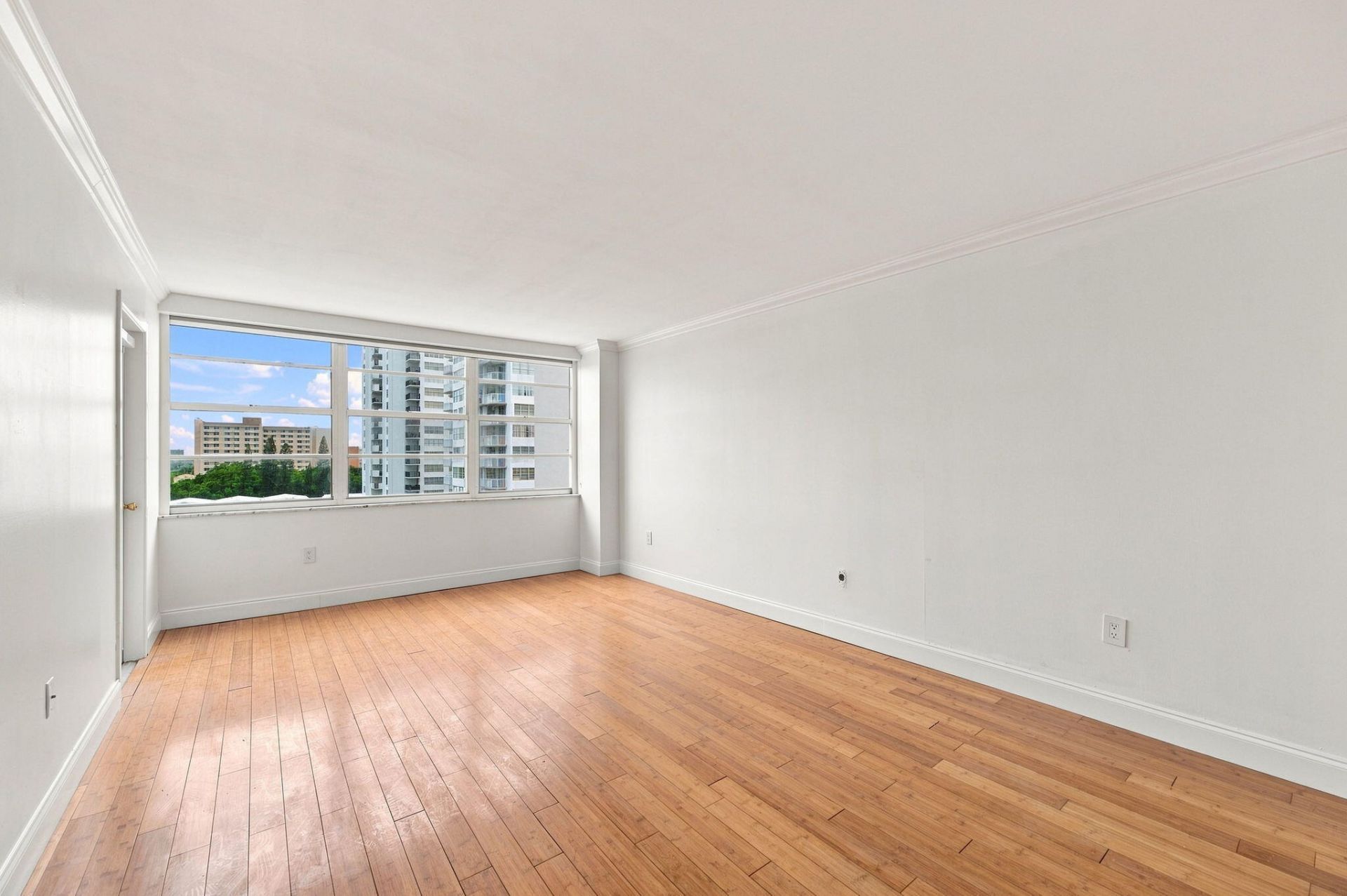18021 Biscayne Boulevard, Unit 901, Aventura, FL 33160 Photo
