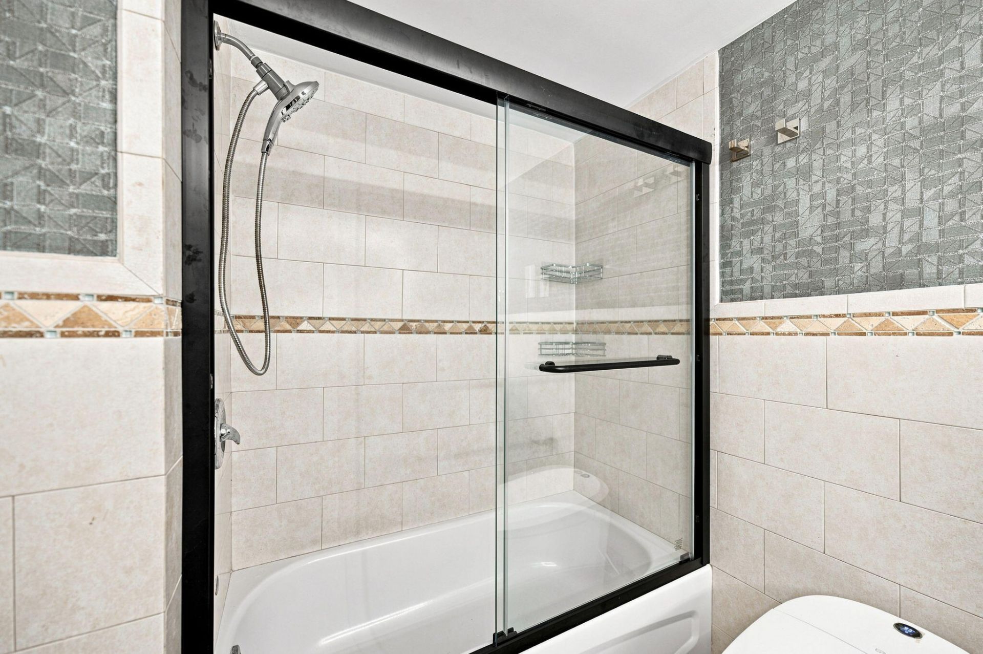 18021 Biscayne Boulevard, Unit 901, Aventura, FL 33160 Photo