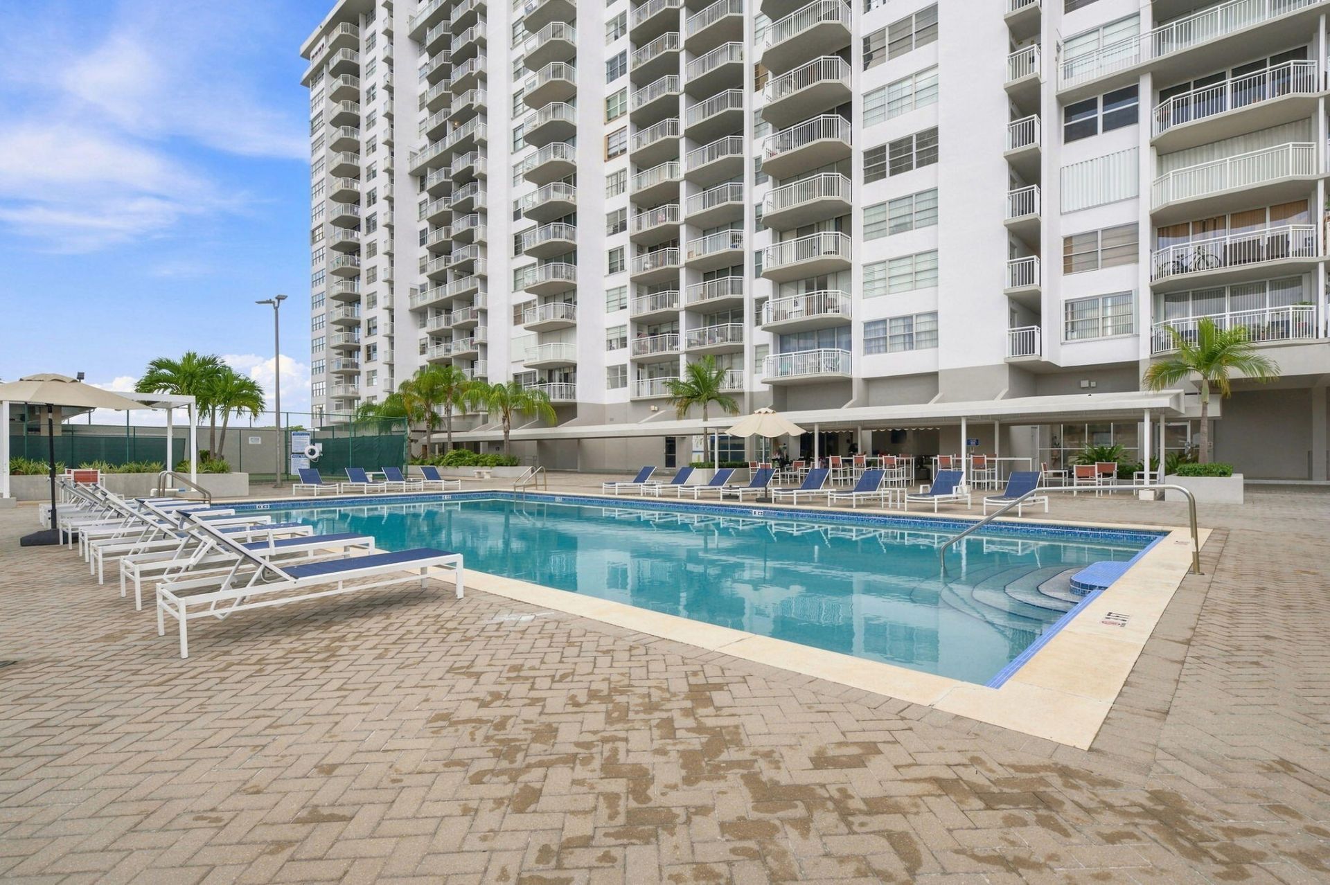 18021 Biscayne Boulevard, Unit 901, Aventura, FL 33160 Photo