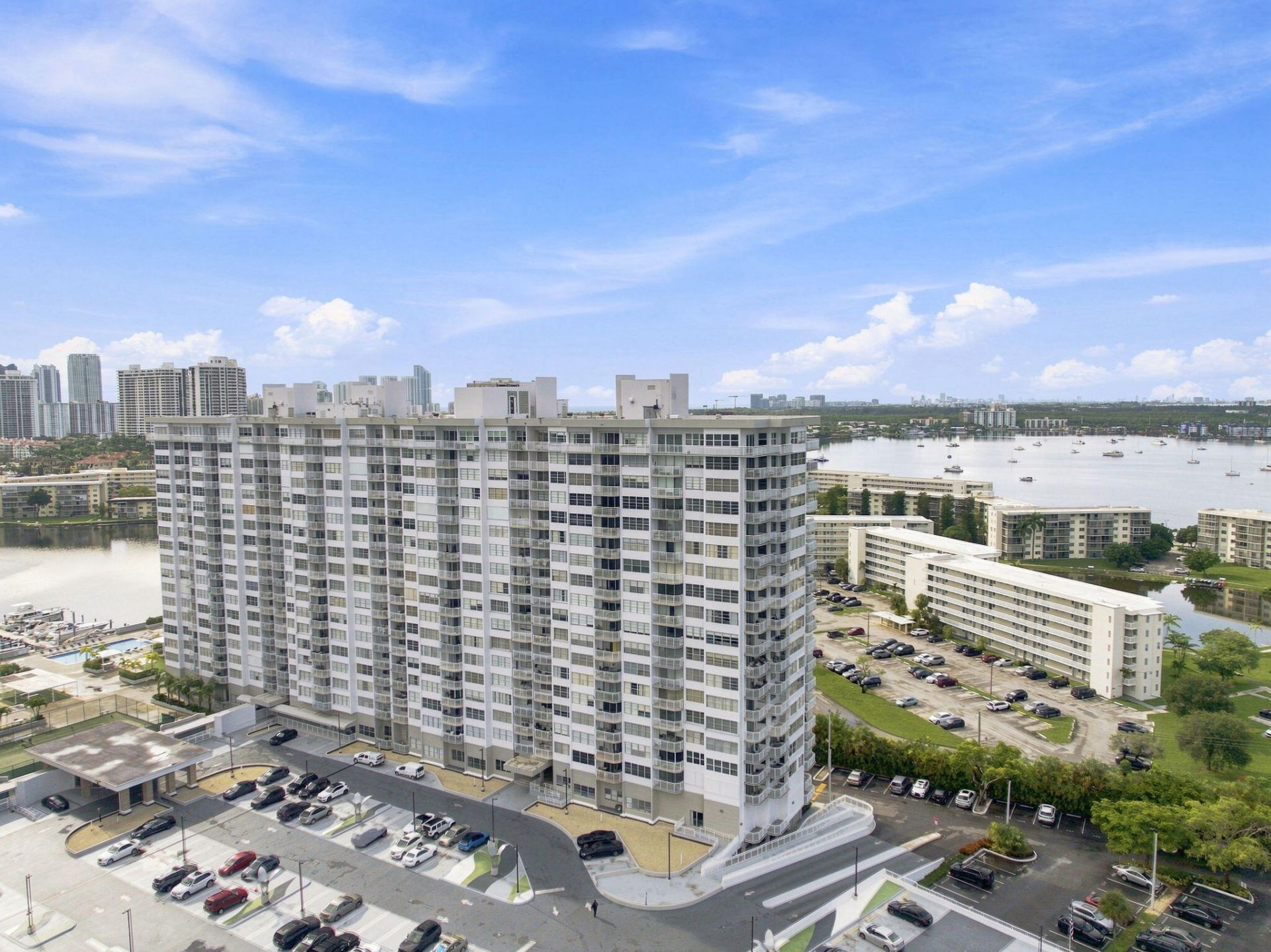 18021 Biscayne Boulevard, Unit 901, Aventura, FL 33160 Photo