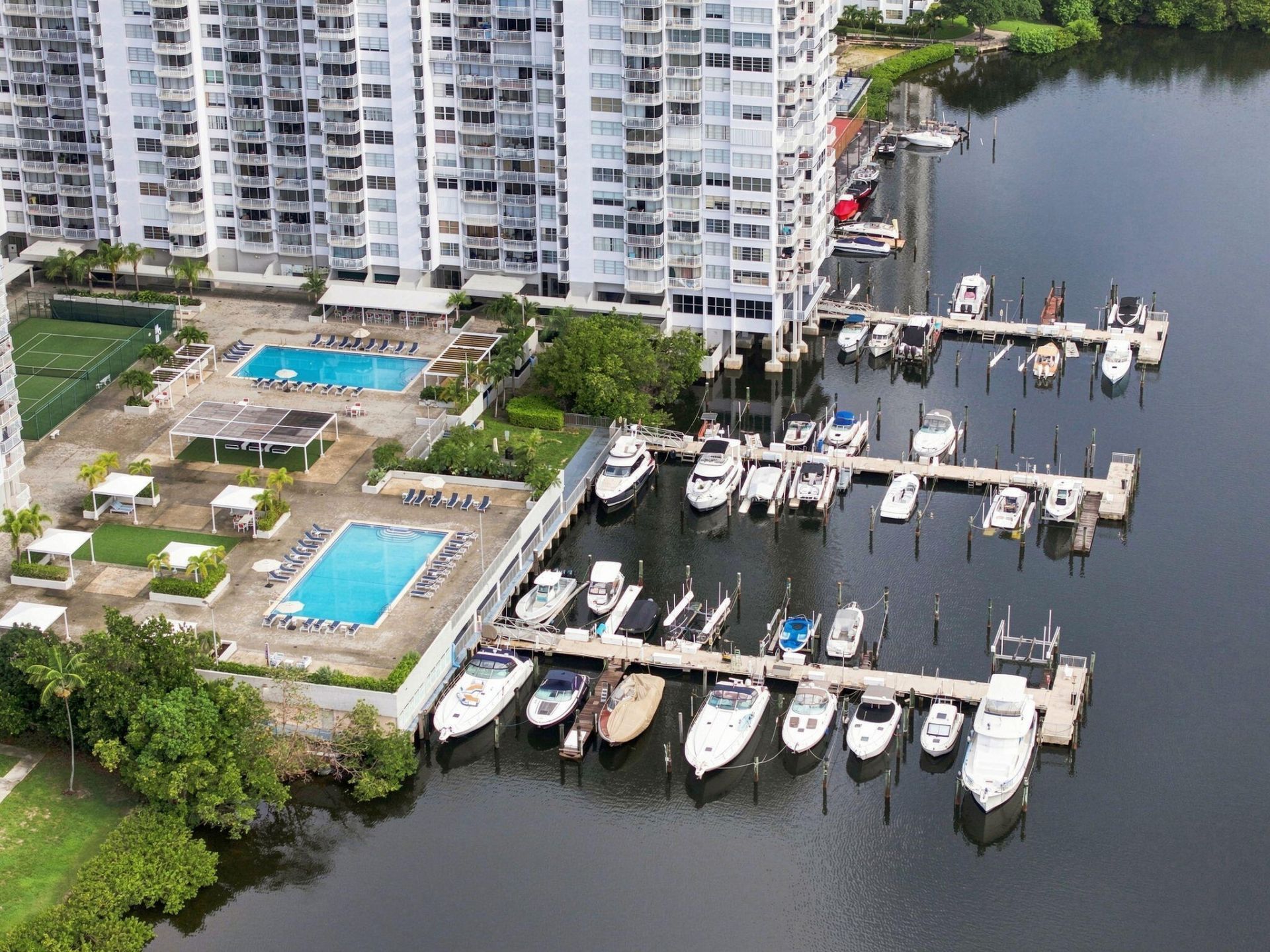 18021 Biscayne Boulevard, Unit 901, Aventura, FL 33160 Photo
