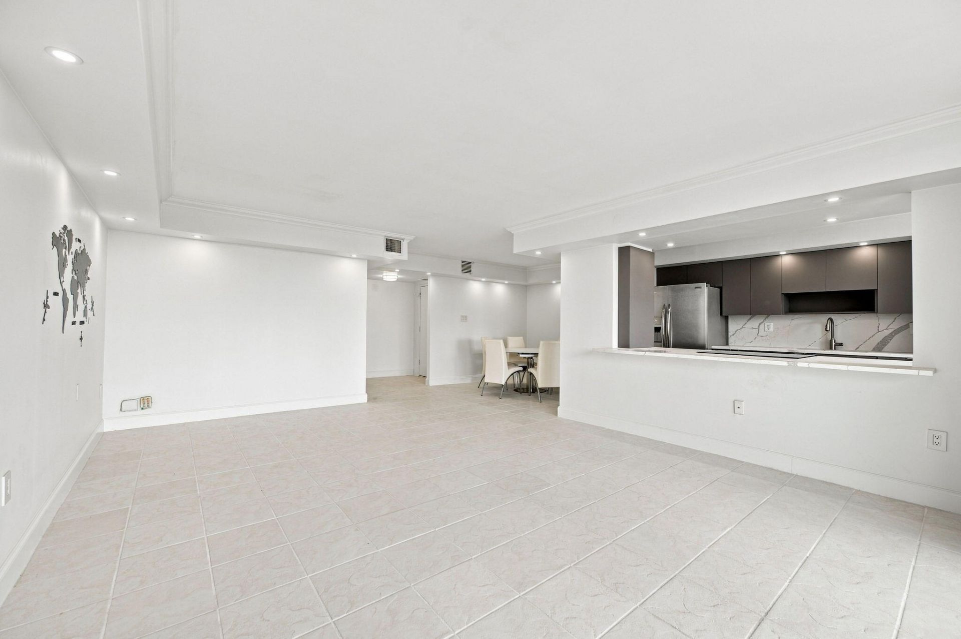 18021 Biscayne Boulevard, Unit 901, Aventura, FL 33160 Photo