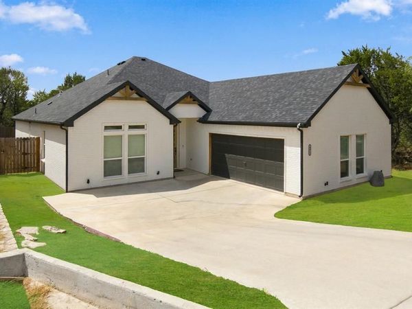 4822 Wichita Street , Granbury, TX 76048