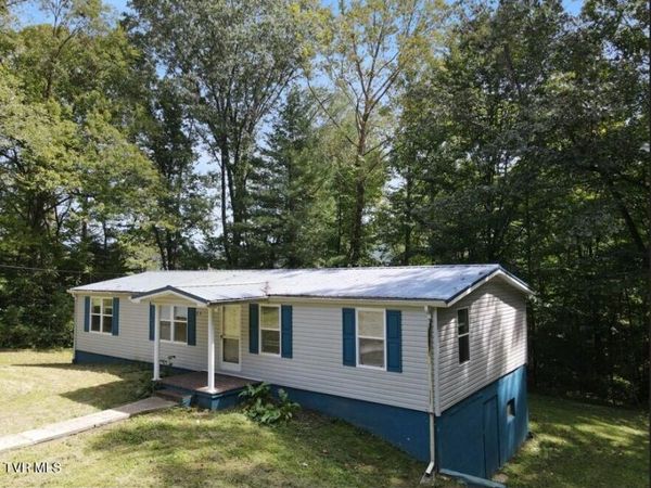 824 West Buckner Avenue, Big Stone Gap, VA 24219