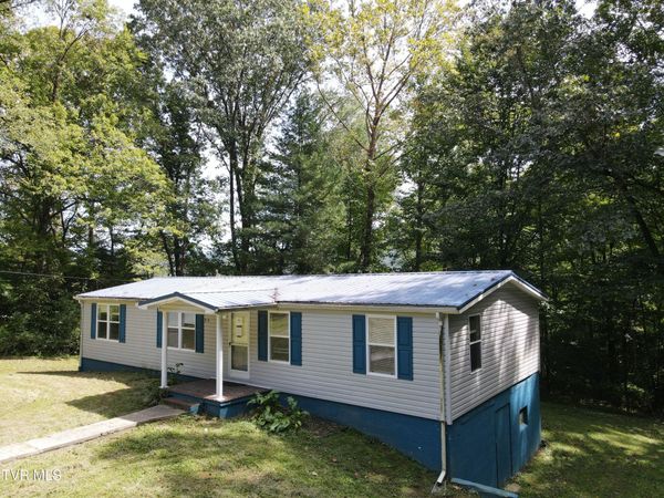 824 West Buckner Avenue, Big Stone Gap, VA 24219