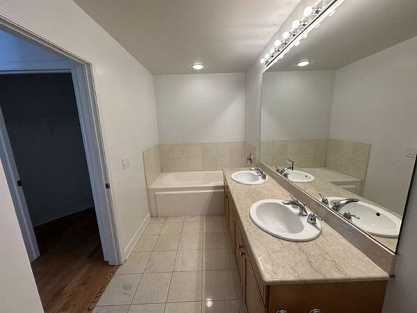 1235 S Prairie Avenue, Unit 2804, Chicago, IL 60605