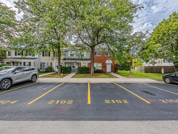 2102 Stanley Court , Schaumburg, IL 60194