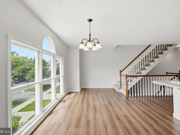 18 VICTORIA SQUARE , FREDERICK, MD 21702