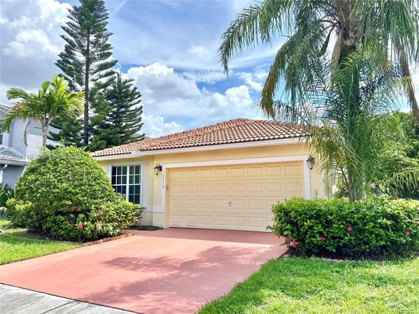 16478 NW 20th St, Pembroke Pines, FL 33028