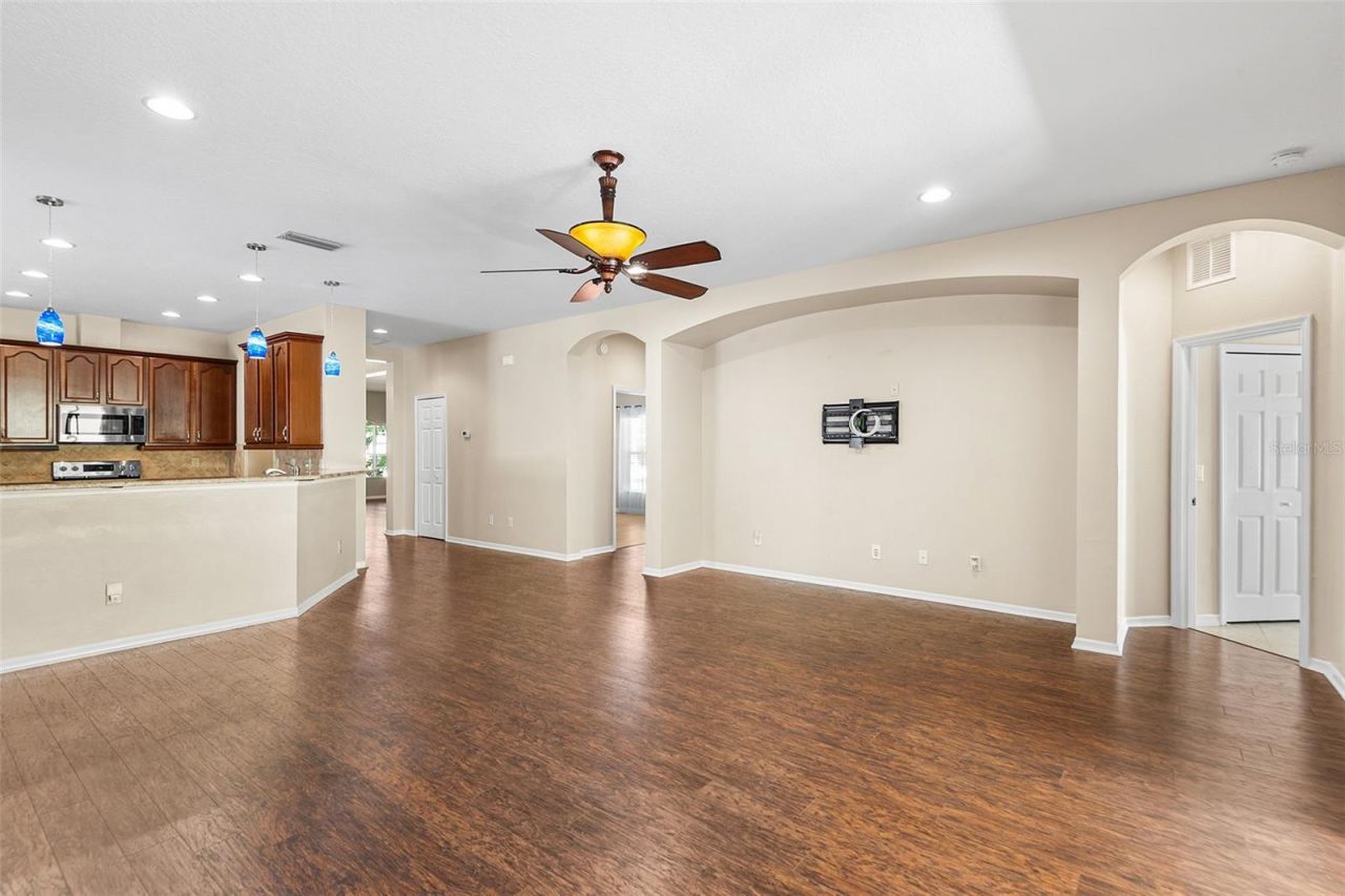 443 York Dale Drive, Ruskin, FL 33570 Photo