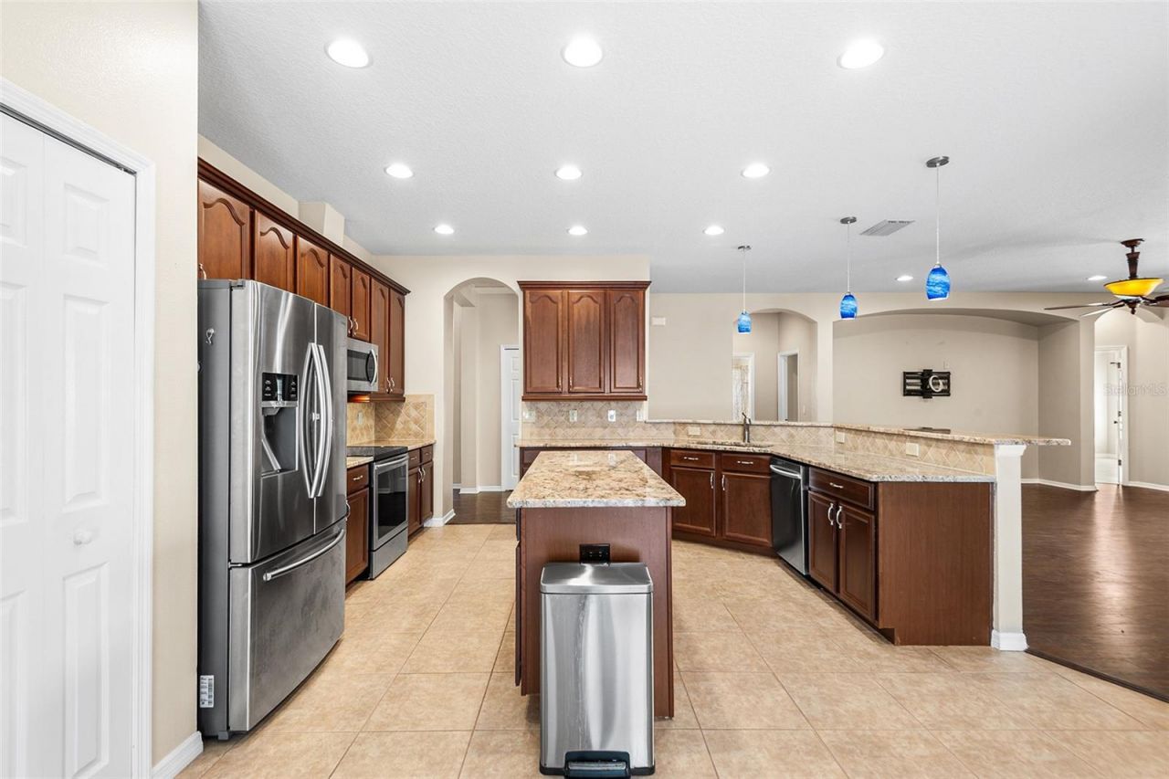 443 York Dale Drive, Ruskin, FL 33570 Photo