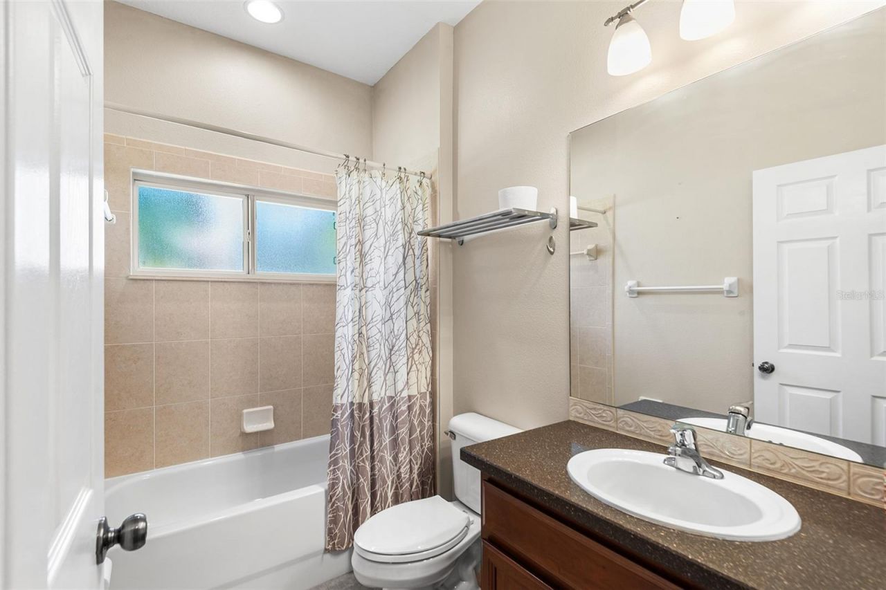 443 York Dale Drive, Ruskin, FL 33570 Photo