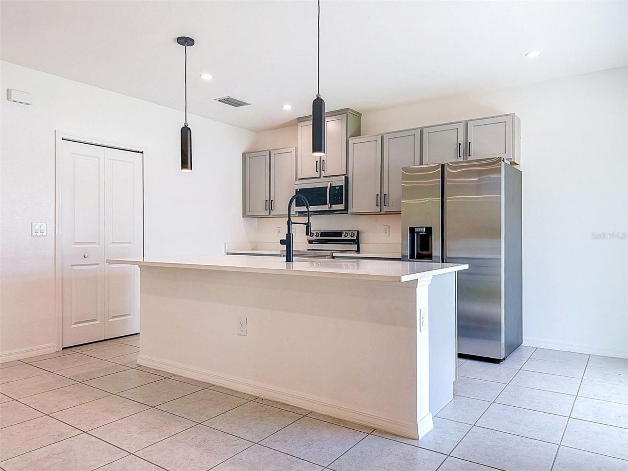 805 Whispering Pines Road, Cape Coral, FL 33993 Photo