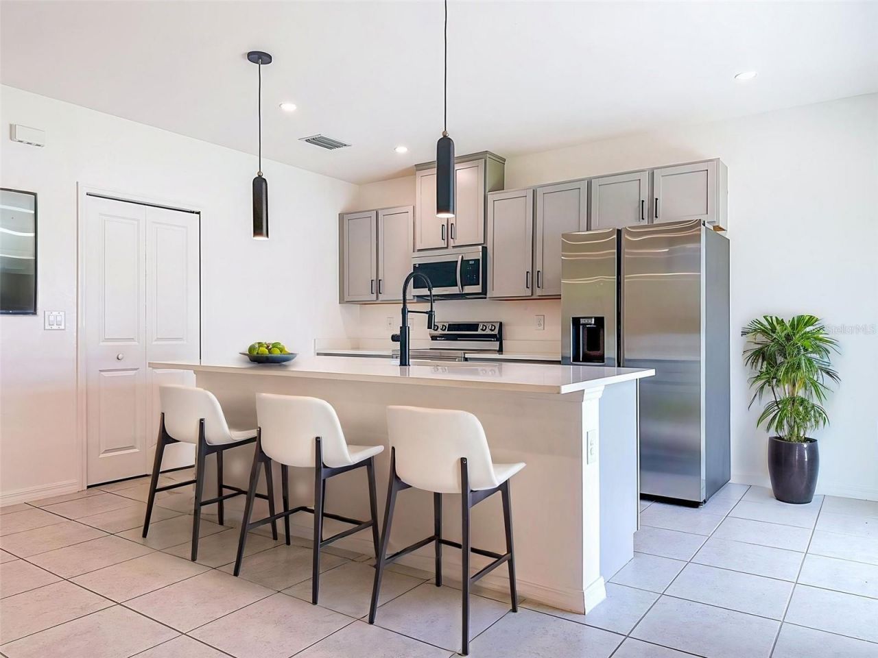 805 Whispering Pines Road, Cape Coral, FL 33993 Photo