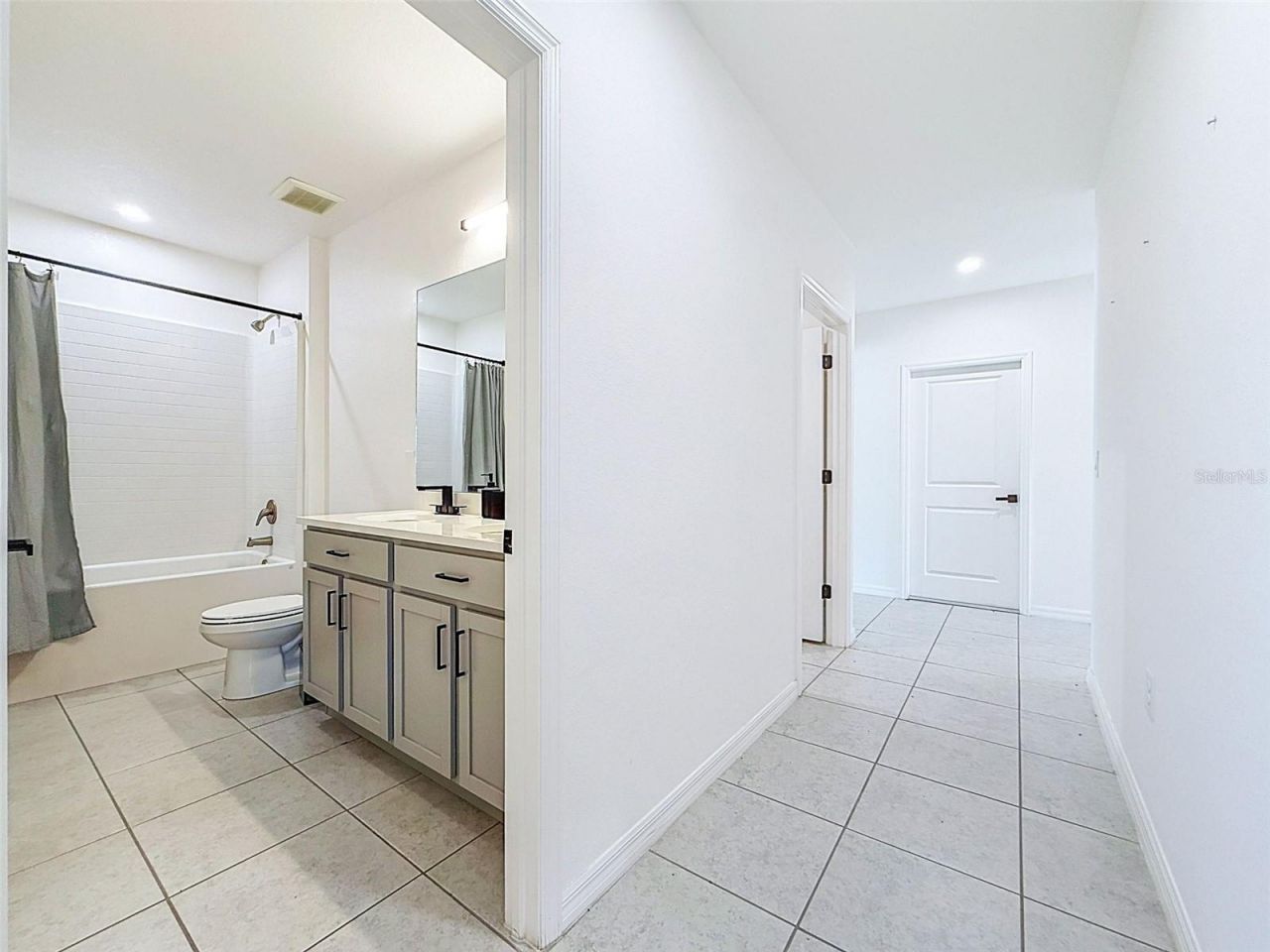 805 Whispering Pines Road, Cape Coral, FL 33993 Photo