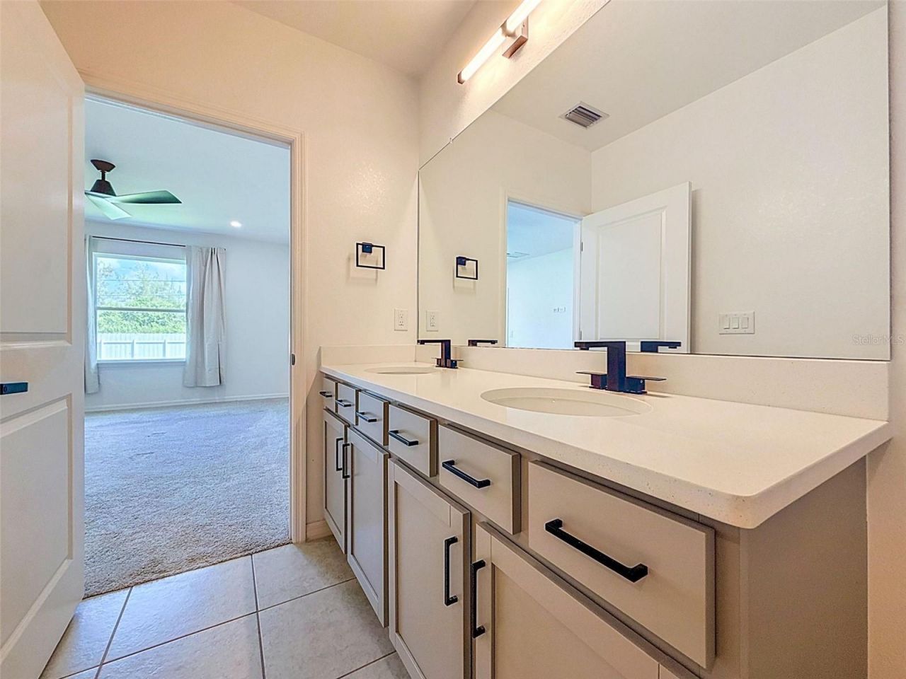805 Whispering Pines Road, Cape Coral, FL 33993 Photo