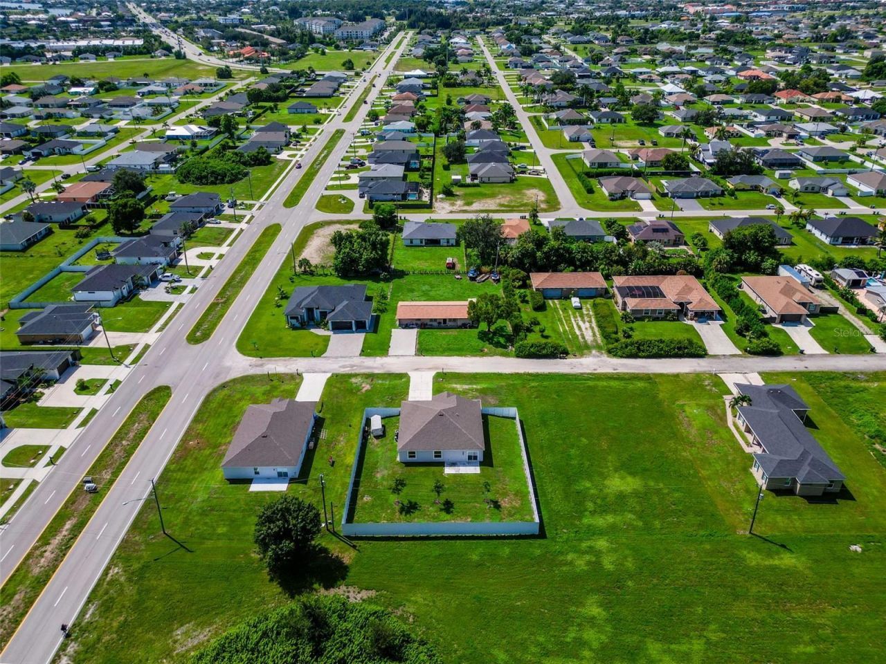 805 Whispering Pines Road, Cape Coral, FL 33993 Photo