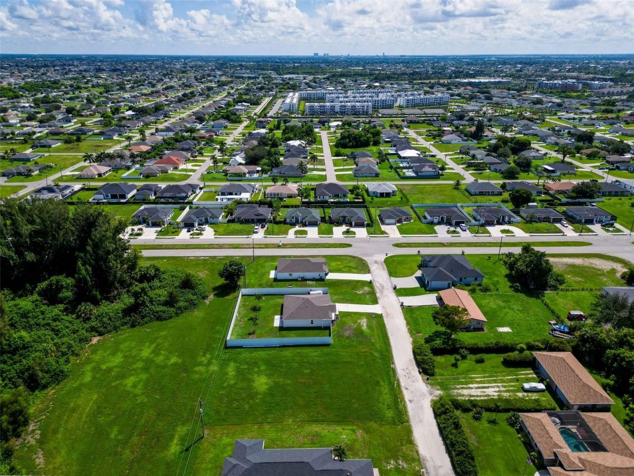 805 Whispering Pines Road, Cape Coral, FL 33993 Photo