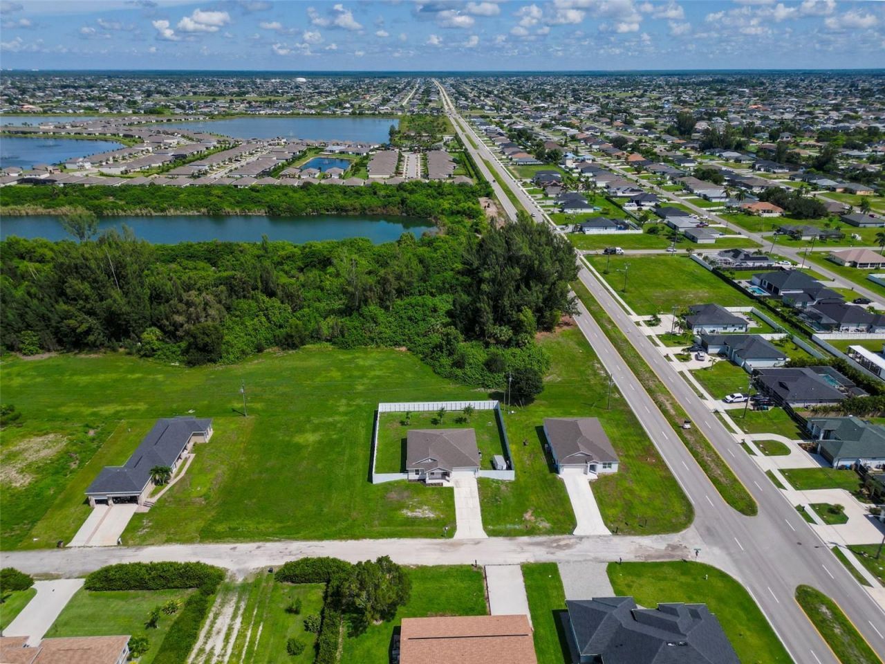 805 Whispering Pines Road, Cape Coral, FL 33993 Photo