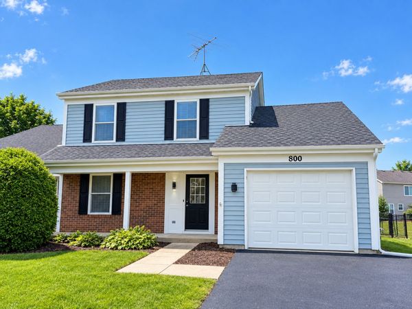 800 STANFORD Lane, Unit 800, Carol Stream, IL 60188
