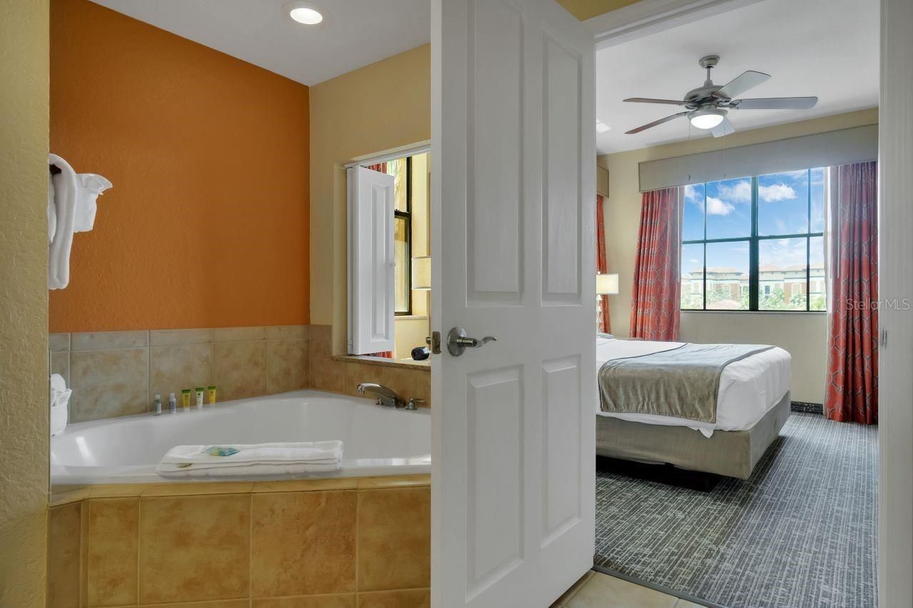 12538 Floridays Resort Drive, Unit 604C, Orlando, FL 32821 Photo