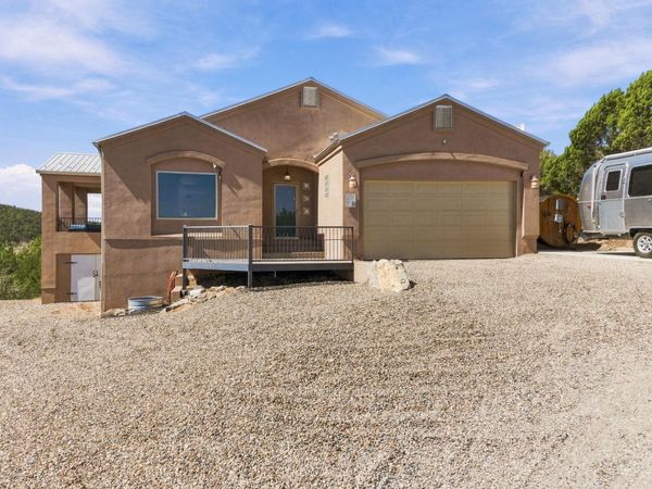 11 Estribor Court, Edgewood, NM 87015