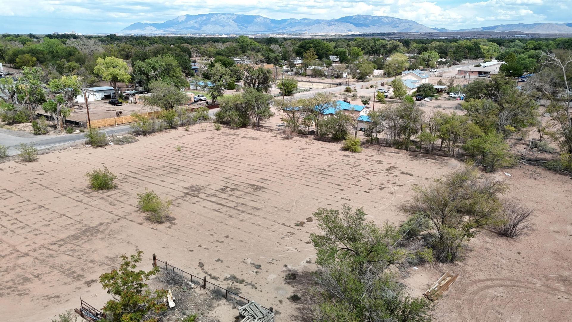 2406 Sunshine Road Sw, Albuquerque, NM 87105 Main Photo