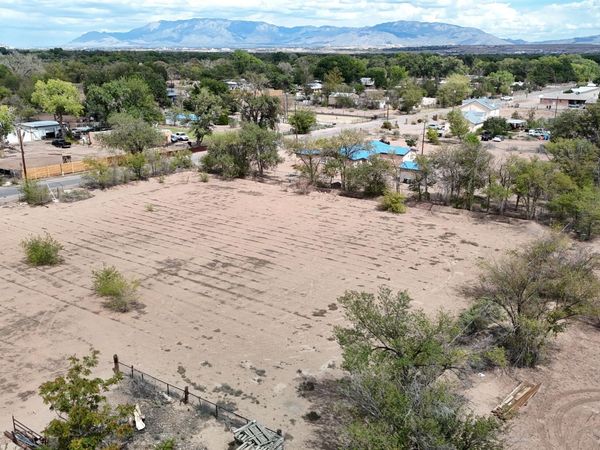 2406 Sunshine Road SW, Albuquerque, NM 87105