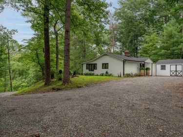 136 WOLFTOWN-HOOD RD, Hood, VA 22723