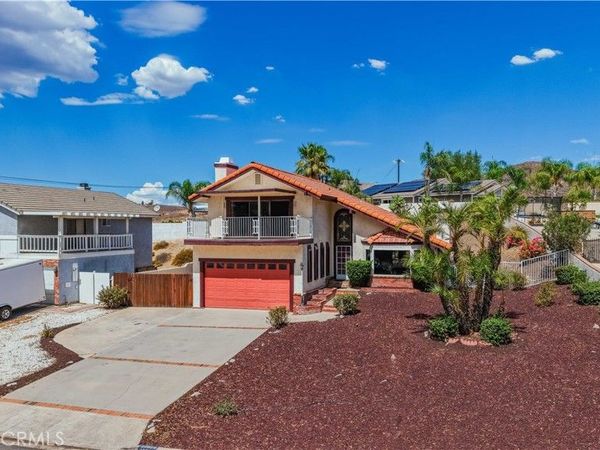 22024 Vacation Drive, Canyon Lake, CA 92587