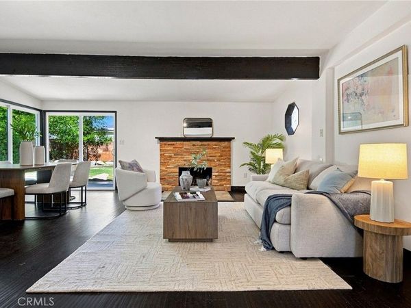 7357 Anatola Avenue, Lake Balboa, CA 91406