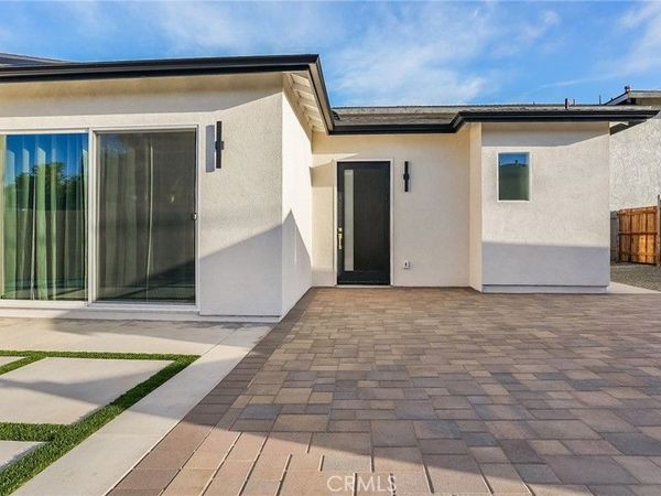 1822 Pomona, Costa Mesa, CA 92627