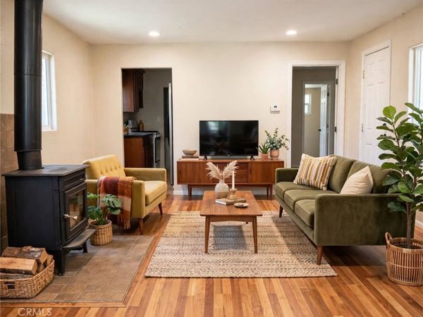 796 N Village , Crestline, CA 92325
