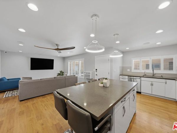 5232 Corteen Place, Unit 20, Los Angeles, CA 91607