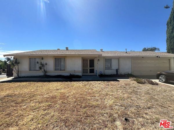 837 W Fontlee Lane, Bloomington, CA 92316
