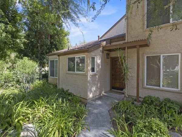 22330 Victory Boulevard, Unit 604, Los Angeles, CA 91367